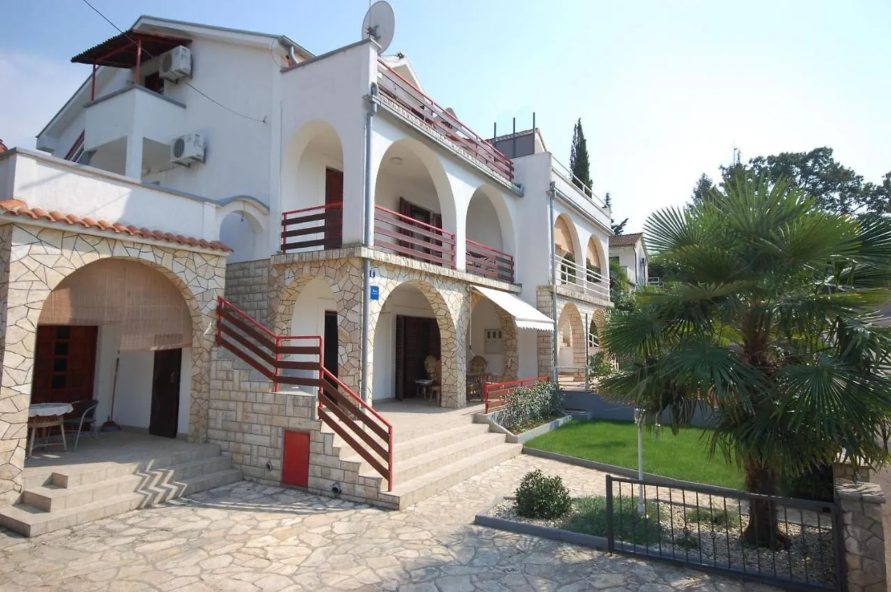 Apartment Ivan By El-Pi Tours Malinska