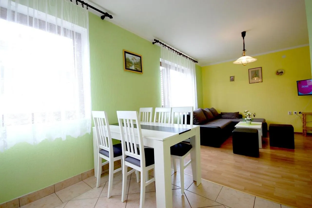 Apartment Ivan By El-Pi Tours Malinska Κροατία