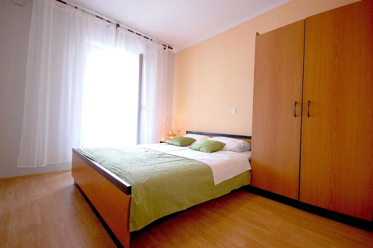 Apartment Ivan By El-Pi Tours Malinska 0*,